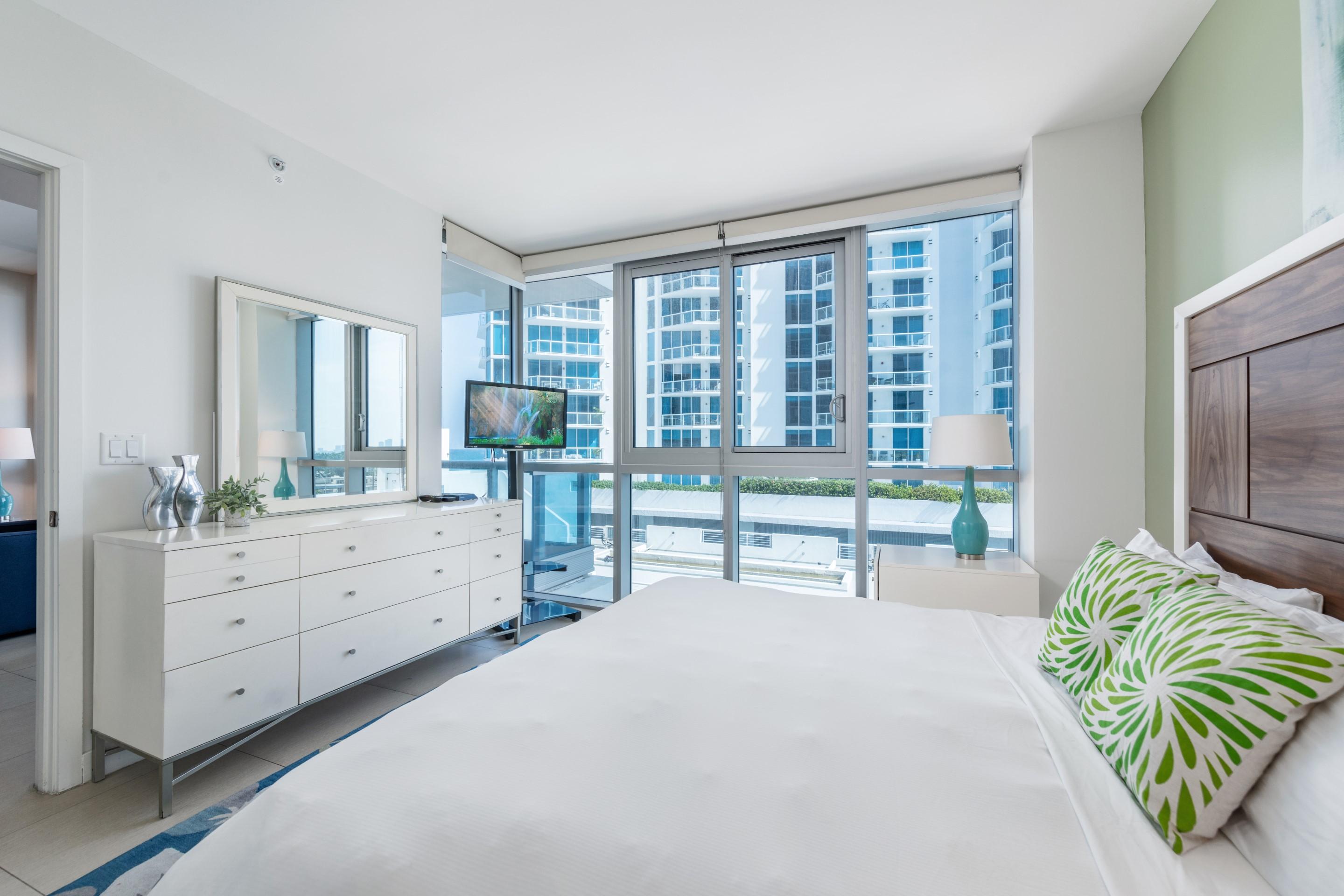 Churchill Suites Monte Carlo Miami Beach Exterior photo